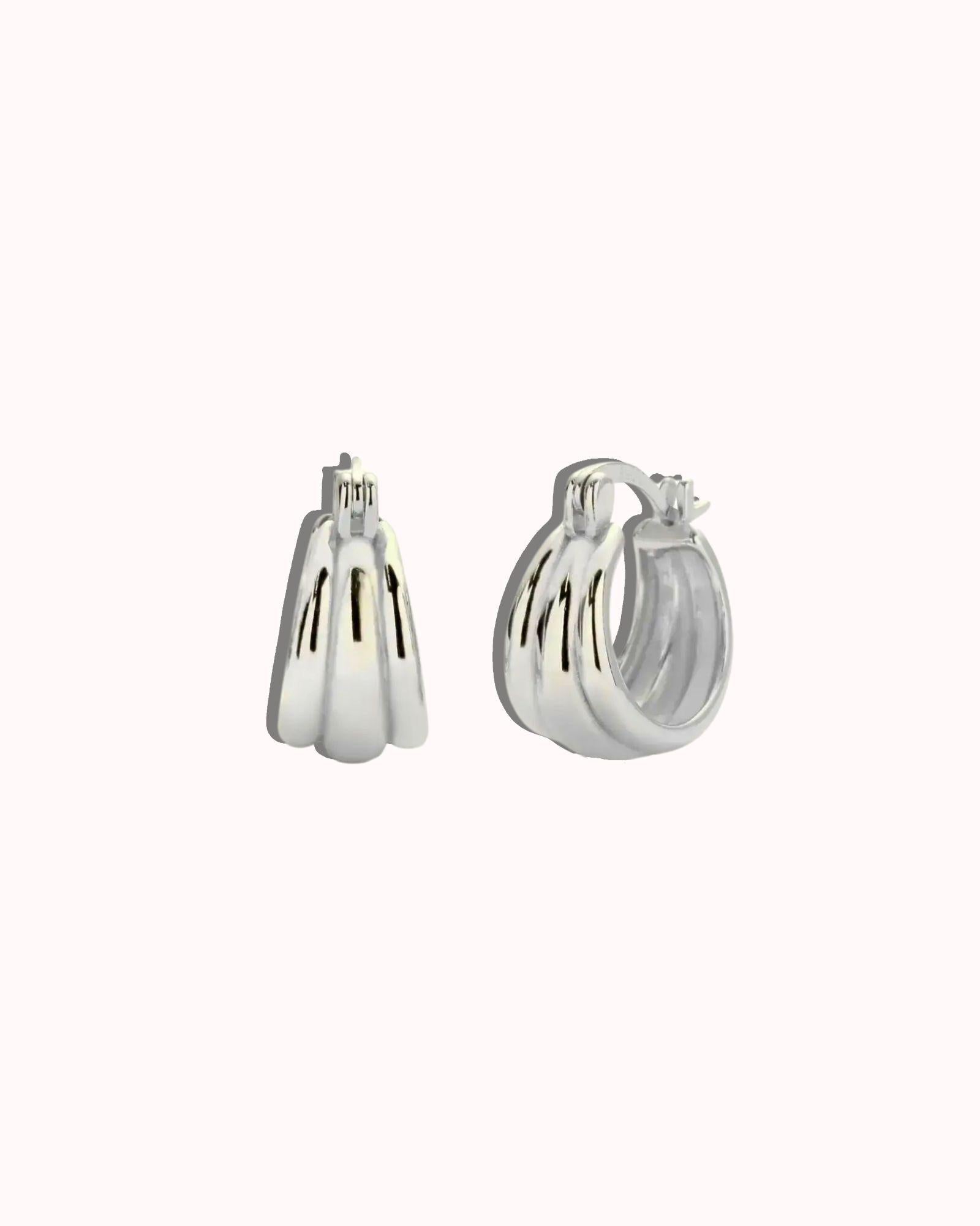 Aura Curve Hoop Earring