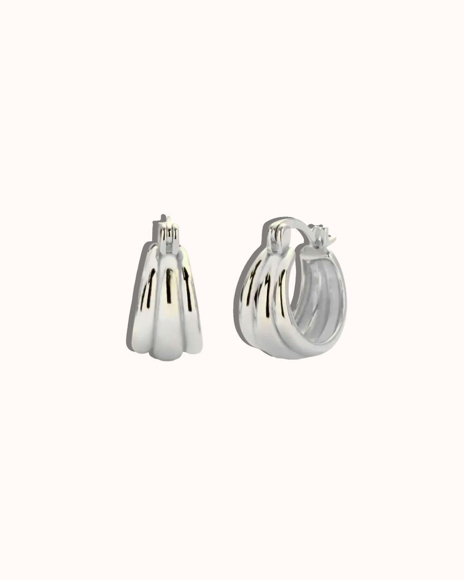 Aura Curve Hoop Earring