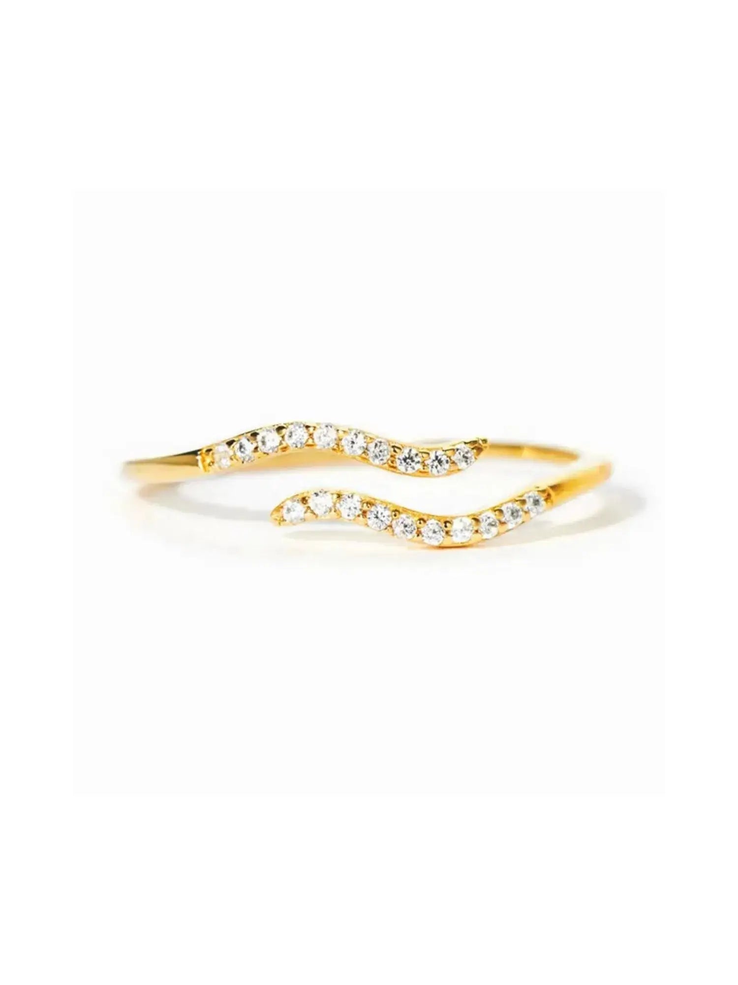 Handcrafted minimalist Single Wave Ring in 18k gold, featuring delicate pavé-set stones for a timeless look.