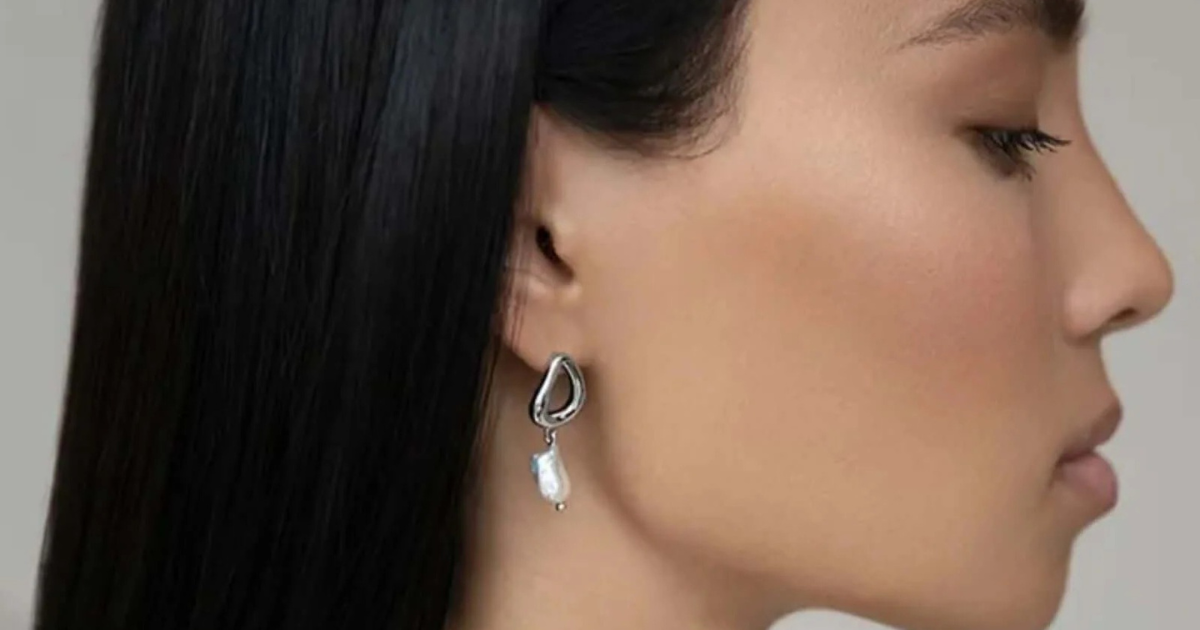 How to Style Silver Jewellery for a Premium Aesthetic