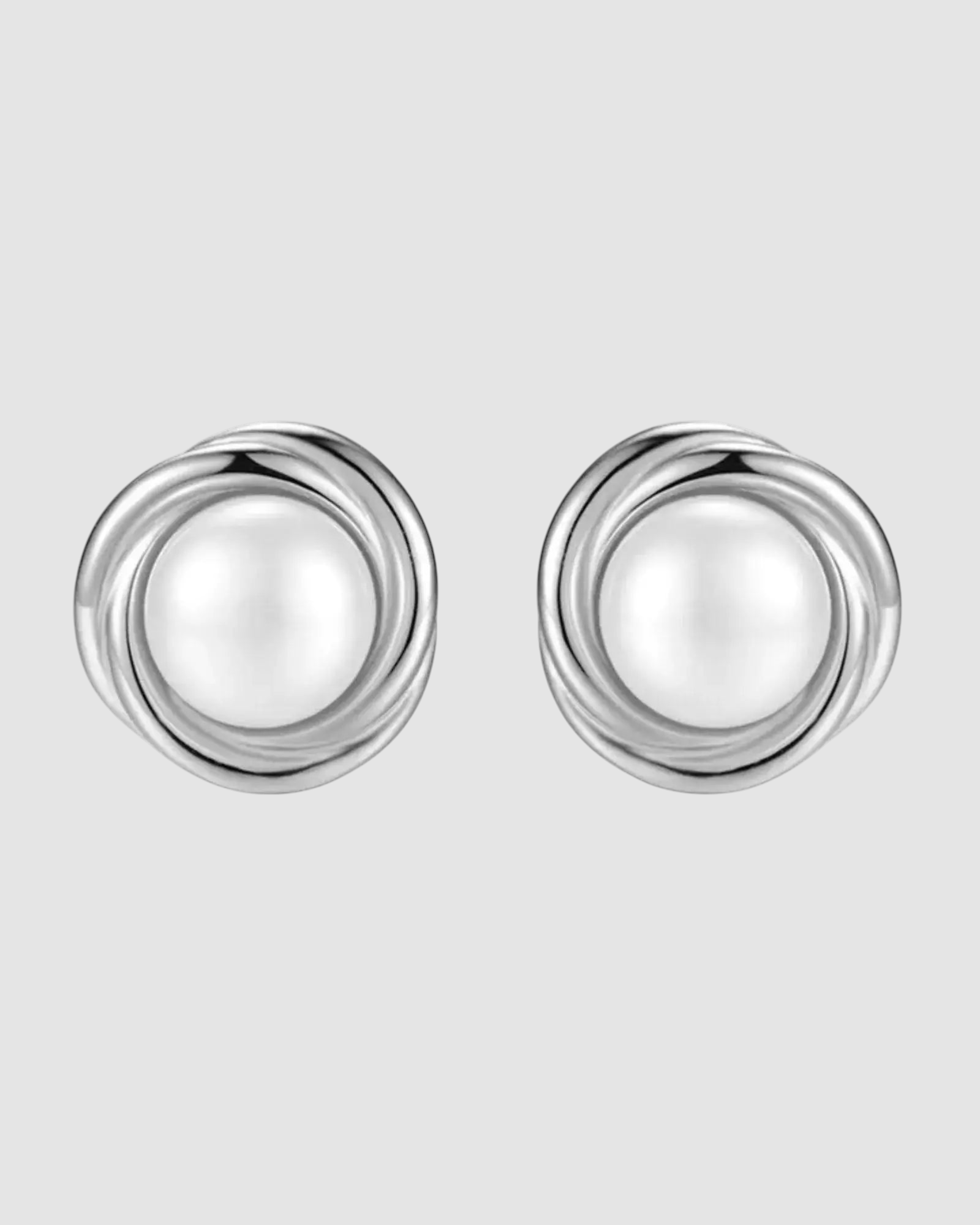 Pera Pearl Ear Studs