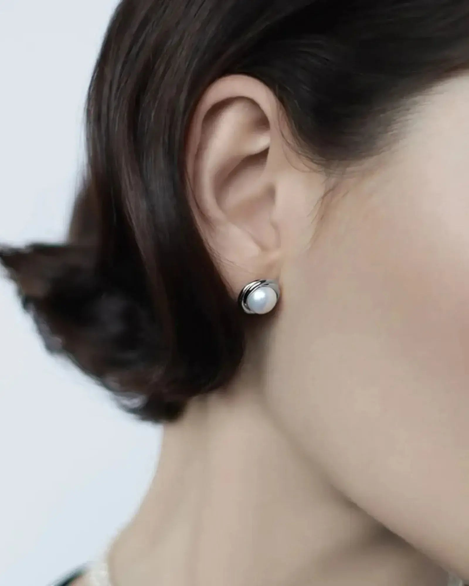 Pera Pearl Ear Studs