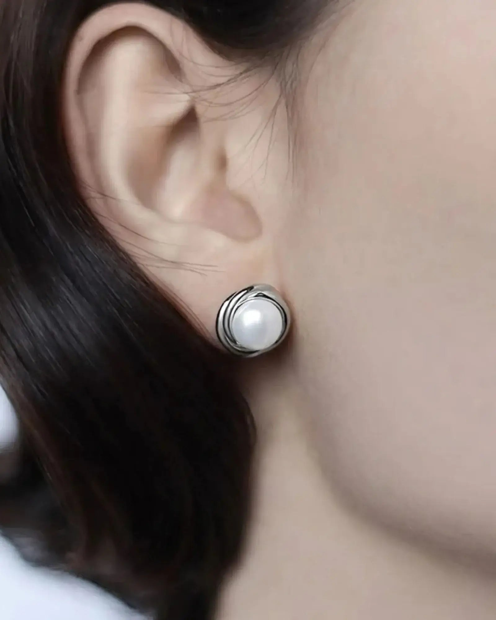 Pera Pearl Ear Studs
