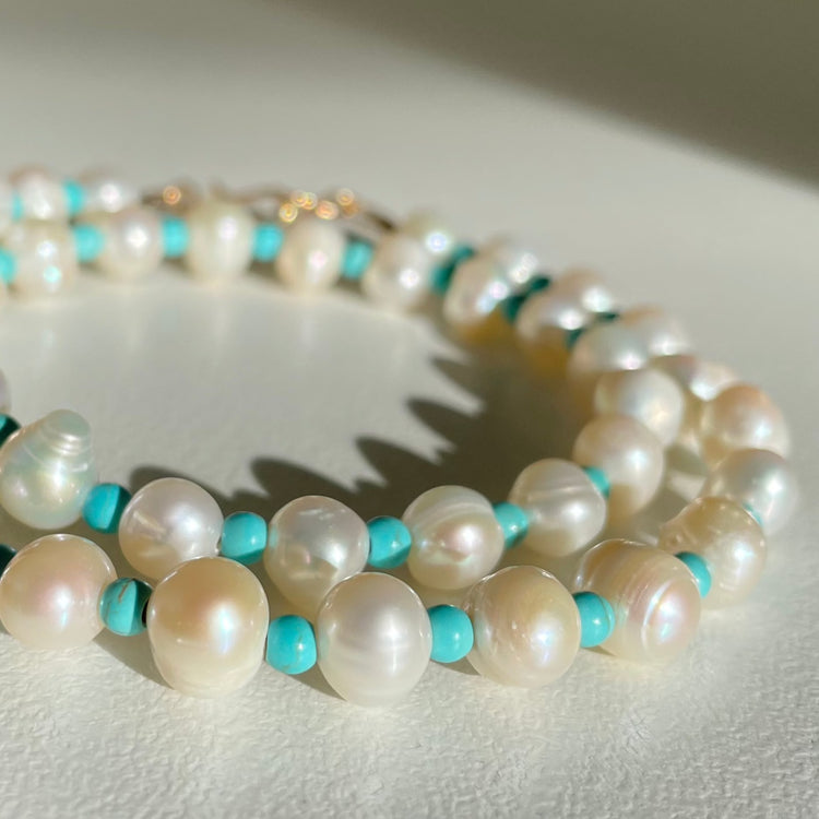 More closer look of the texture of pearls and turquoise