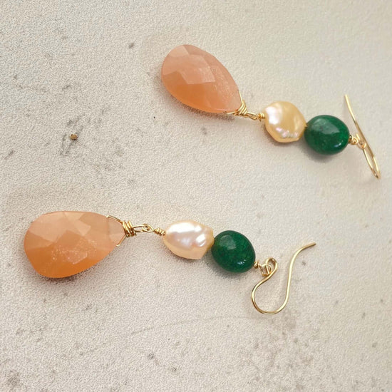 Handcrafted Pearl, Emerald and Moonstone earring