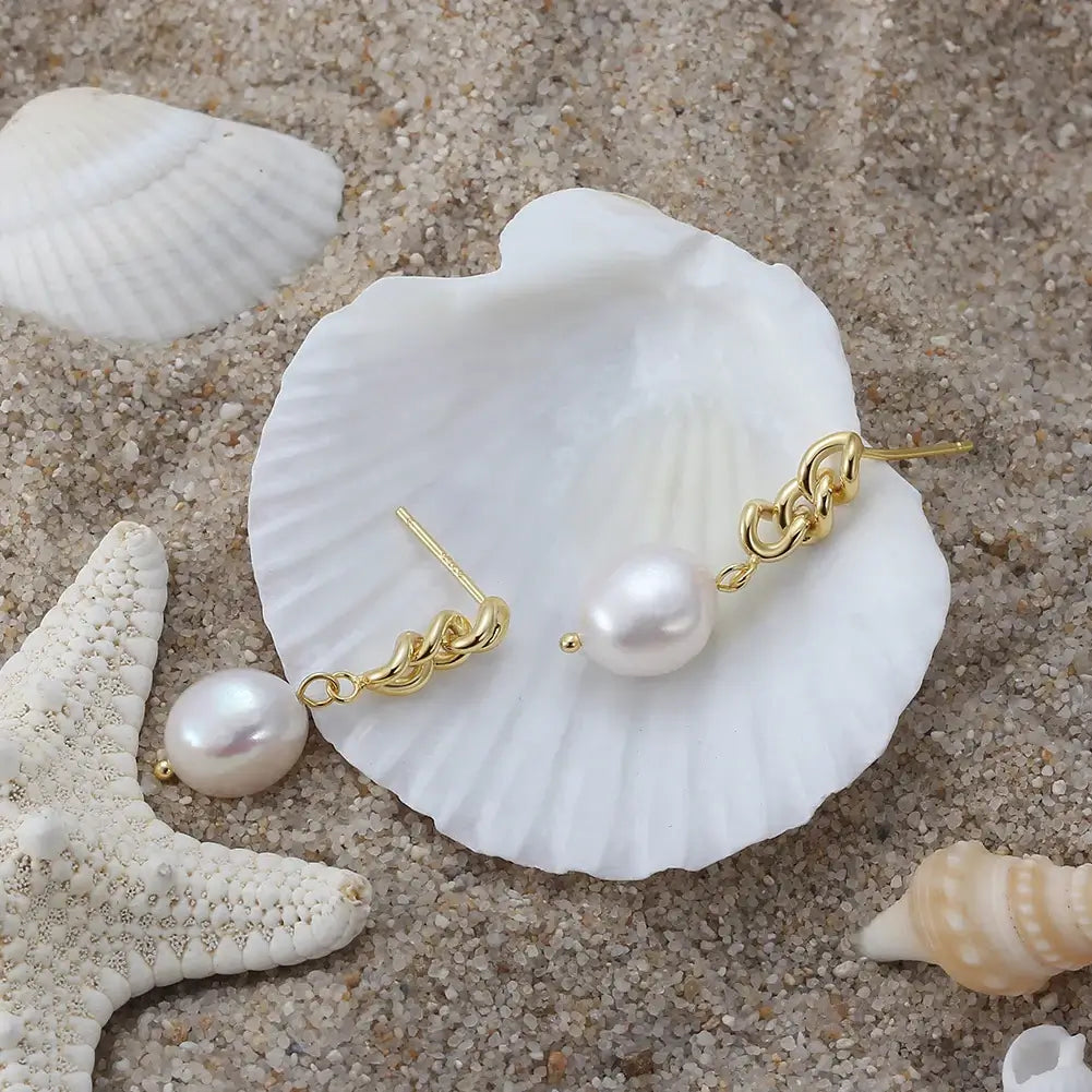 Pearl Essence Earring