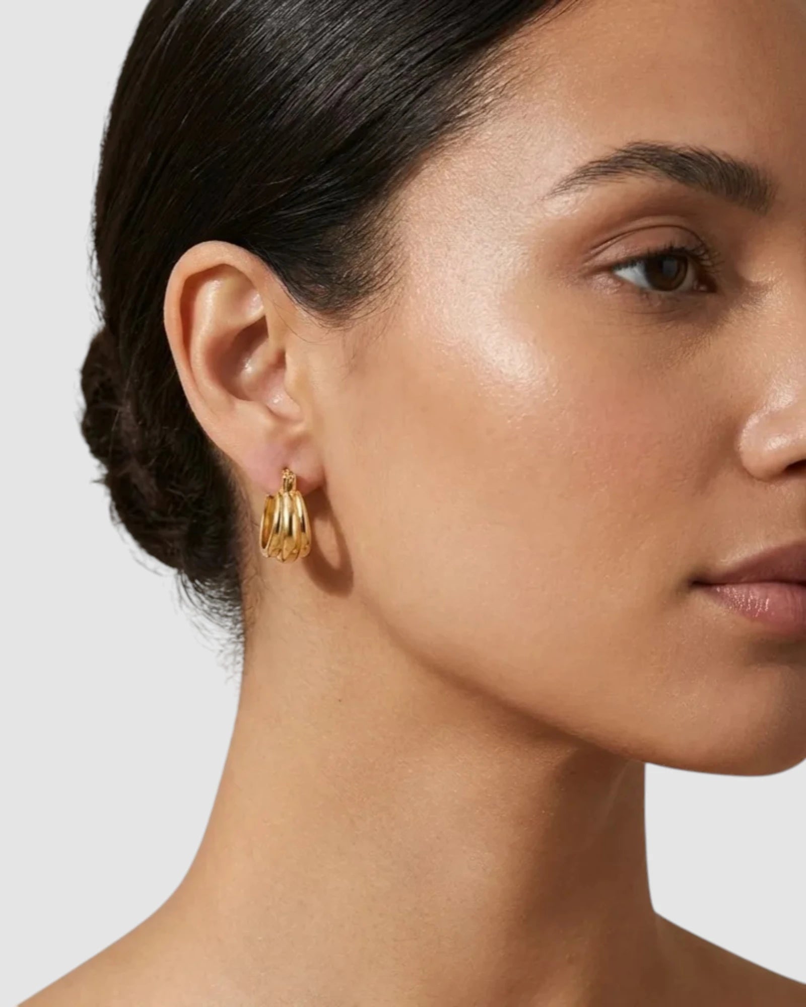 Aura Curve Hoop Earring