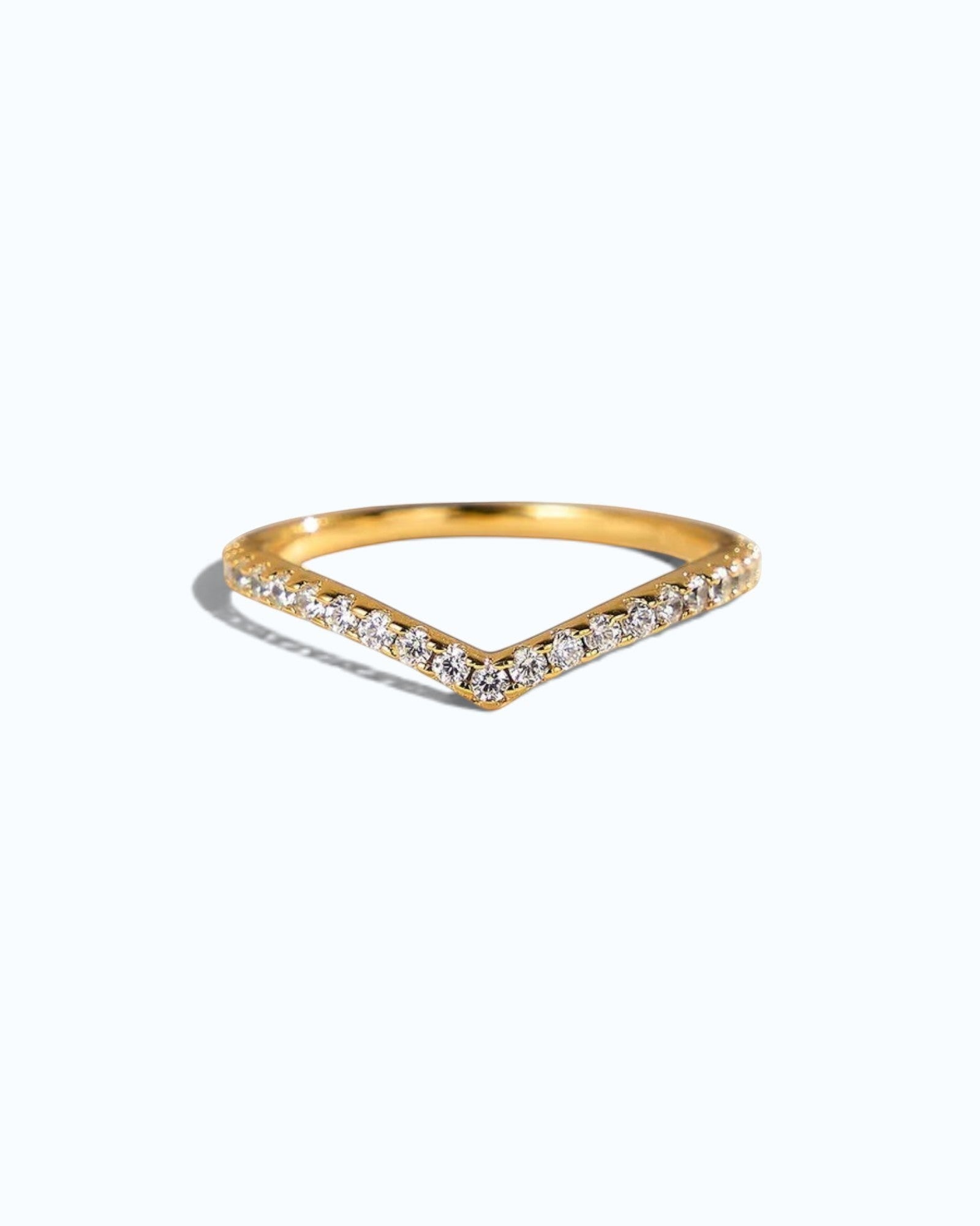 Pearlystones gold chevron ring with pavé-set zircon stones on a 925 sterling silver band